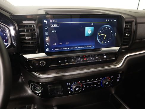 Used 2025 Chevrolet Silverado 1500 LTZ image 5