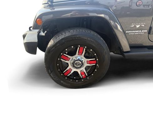 Used 2017 Jeep Wrangler Unlimited Sahara w/ Max Tow Package AWD/4WD image 14