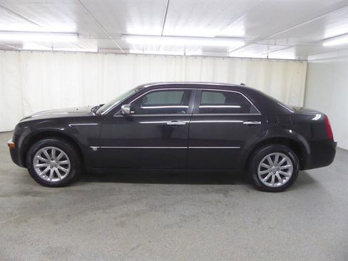 Used 2005 Chrysler 300 C w/ Protection Group II image 4