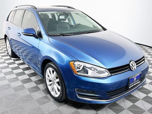 Used 2017 Volkswagen Golf SportWagen FWD image 28