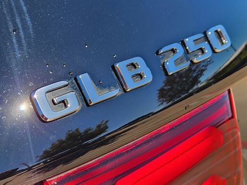 Used 2024 Mercedes-Benz GLB 250 GLB 250 image 10