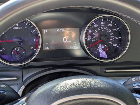 Used 2024 Kia Carnival LX image 19