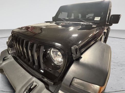 Used 2018 Jeep Wrangler Unlimited Sport image 14