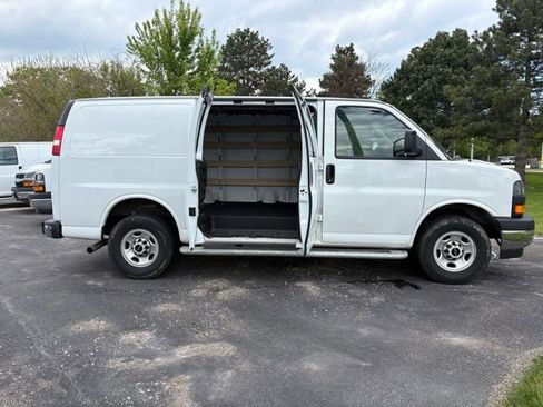 Used 2024 GMC Savana 2500 w/ Driver Convenience Package RWD image 12