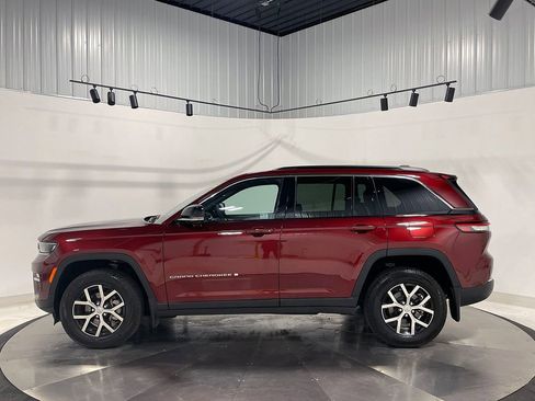 Used 2024 Jeep Grand Cherokee Limited w/ MOPAR Finishing Package image 17