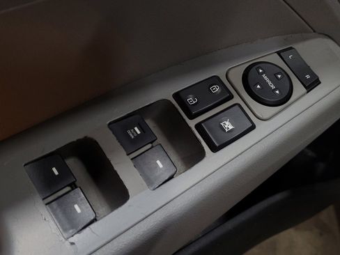 Used 2017 Hyundai Elantra SE image 27