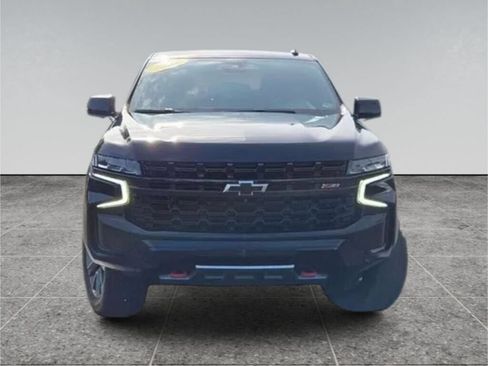 Used 2023 Chevrolet Suburban Z71 w/ Luxury Package AWD/4WD image 2