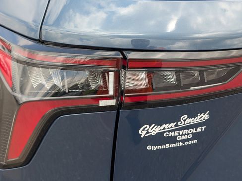 New 2026 Chevrolet Equinox RS w/ Convenience Package III FWD image 11