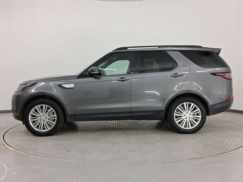 Used 2018 Land Rover Discovery HSE image 2