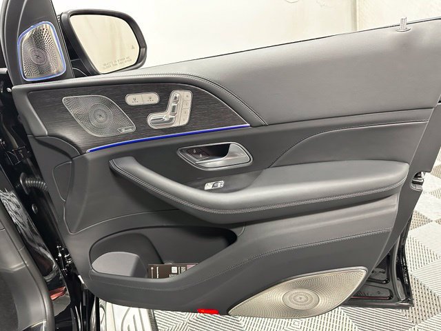 Used 2026 Mercedes-Benz Maybach GLS 600 4MATIC image 32