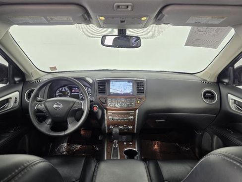 Used 2018 Nissan Pathfinder Platinum AWD/4WD image 35