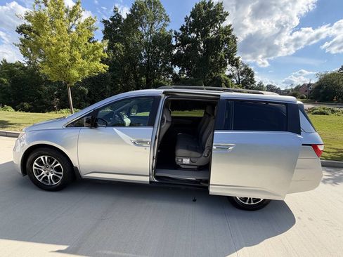 Used 2011 Honda Odyssey EX-L image 16