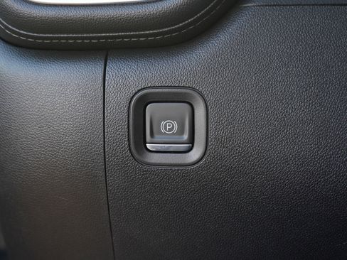 Used 2021 GMC Sierra 3500 SLT w/ SLT Premium Package image 28