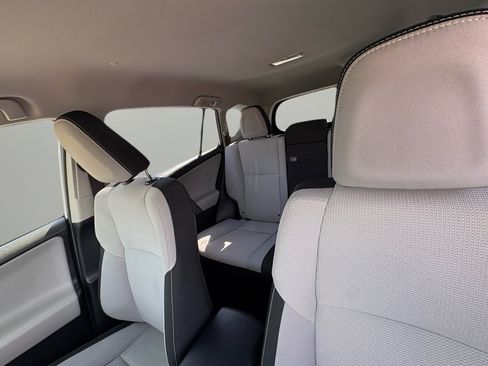 Used 2018 Toyota RAV4 LE Plus image 13