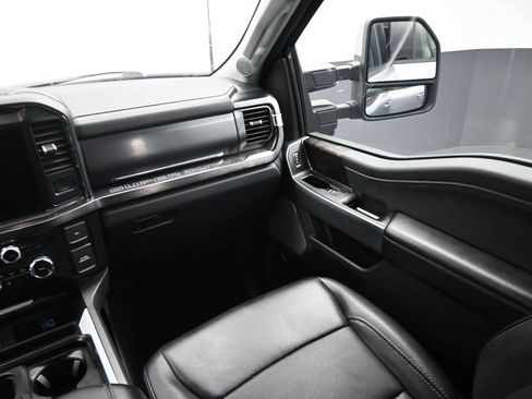 Used 2023 Ford F250 Lariat w/ Sport Appearance Package AWD/4WD image 13