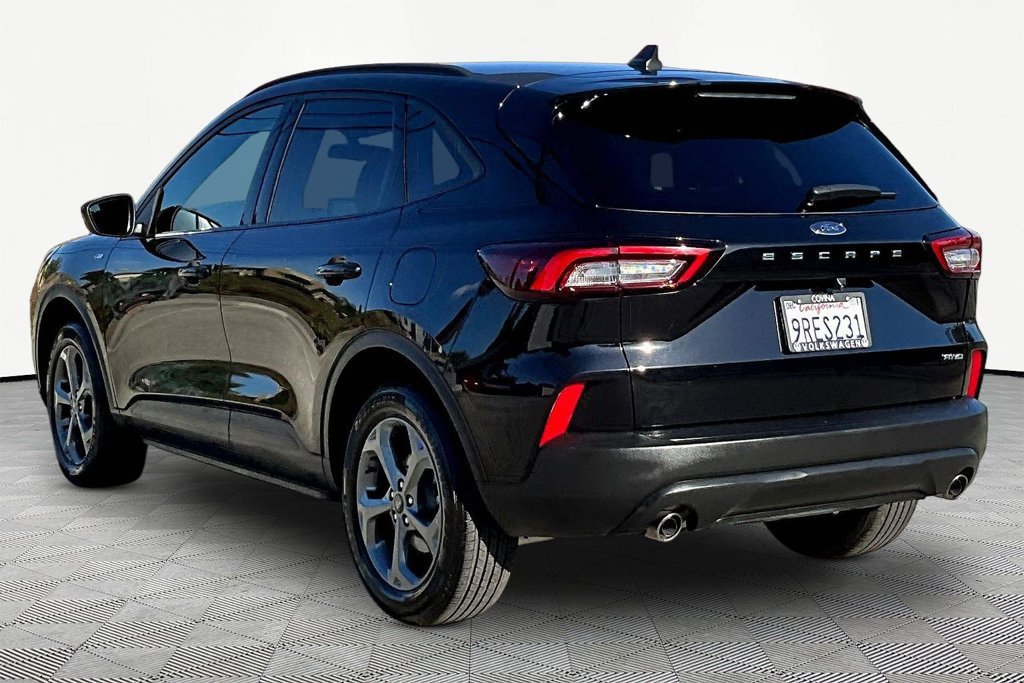 Used 2025 Ford Escape ST-Line Select AWD/4WD image 4