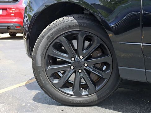 Used 2017 Land Rover Range Rover HSE image 14