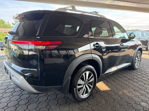 Used 2023 Nissan Pathfinder SL w/ Lighting Package (N92) AWD/4WD image 6