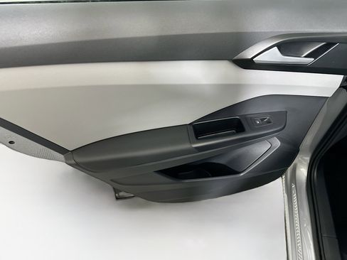 Used 2023 Volkswagen Taos SE w/ Panoramic Sunroof Package image 26