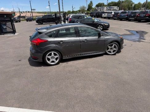 Used 2016 Ford Focus ST FWD image 11