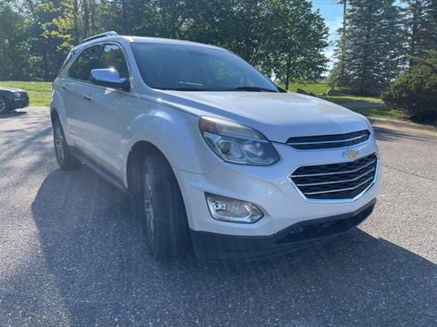 Used 2017 Chevrolet Equinox Premier w/ Enhanced Convenience Package FWD image 2