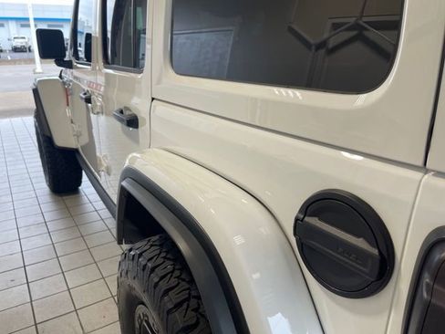 Used 2024 Jeep Wrangler Unlimited Rubicon AWD/4WD image 19