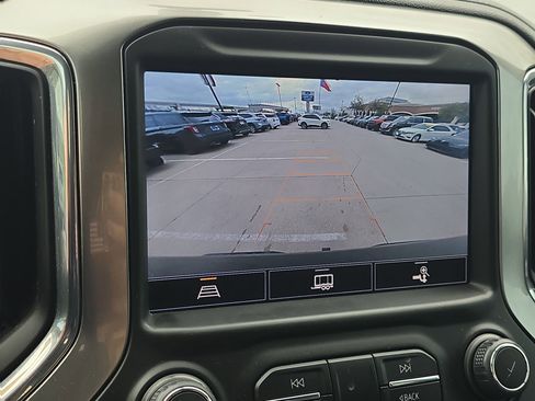 Used 2022 Chevrolet Silverado 1500 LT Trail Boss w/ Convenience Package II image 17