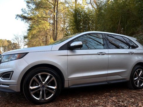 Used 2018 Ford Edge Sport w/ Technology Package image 9