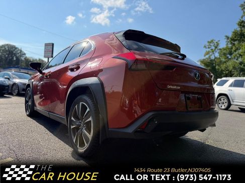 Used 2019 Lexus UX 200 w/ Premium Package FWD image 11