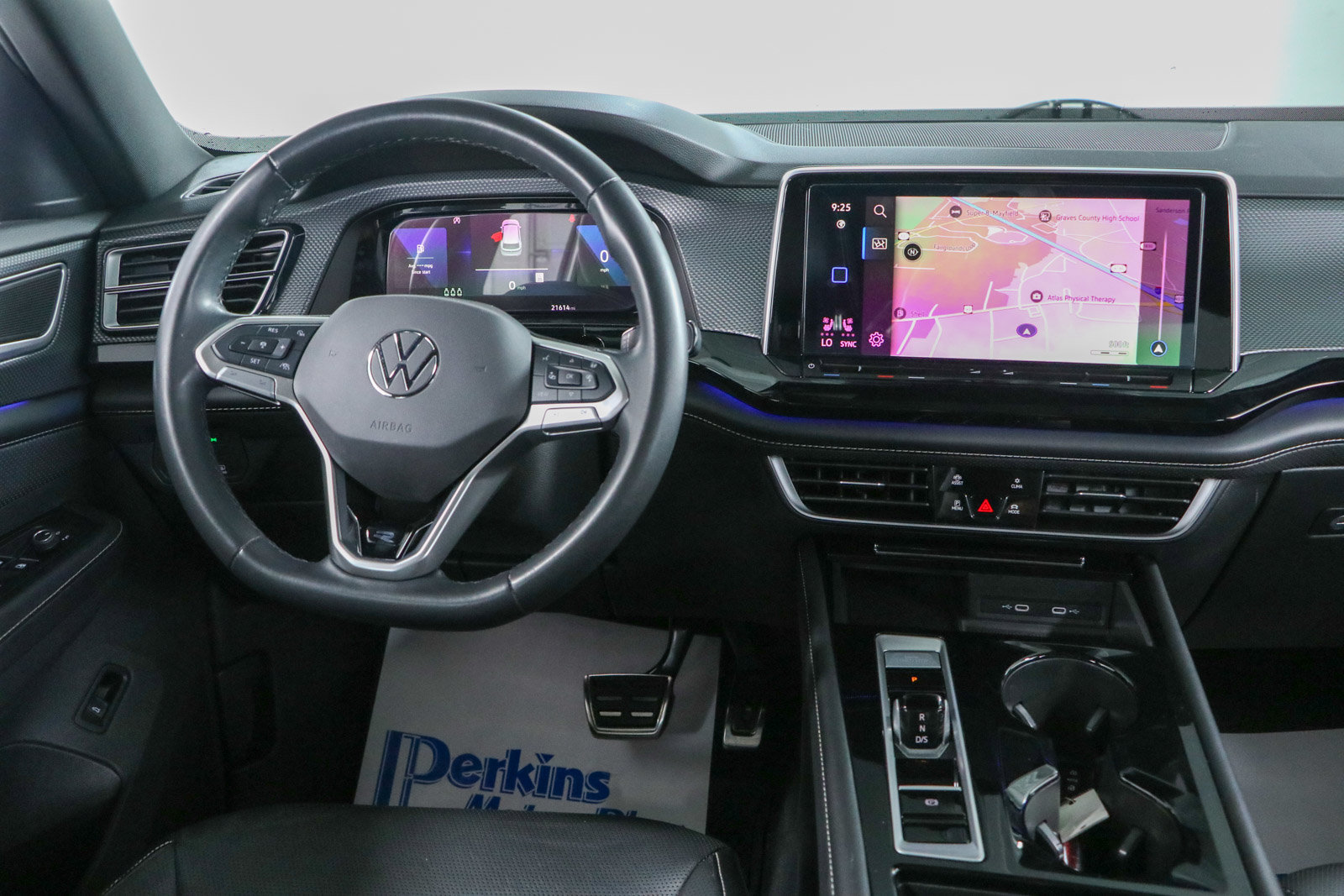 Used 2024 Volkswagen Atlas Cross Sport SEL R-Line AWD/4WD image 17