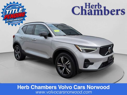 Certified 2024 Volvo XC40 B5 Core w/ Climate Package AWD/4WD image 1