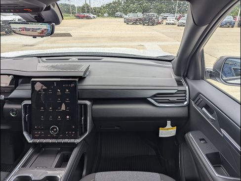 New 2026 GMC Acadia Elevation w/ LPO, Floor Liner Package AWD/4WD image 4