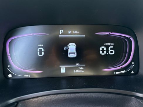 Used 2025 Kia Soul LX w/ LX Technology Package FWD image 38