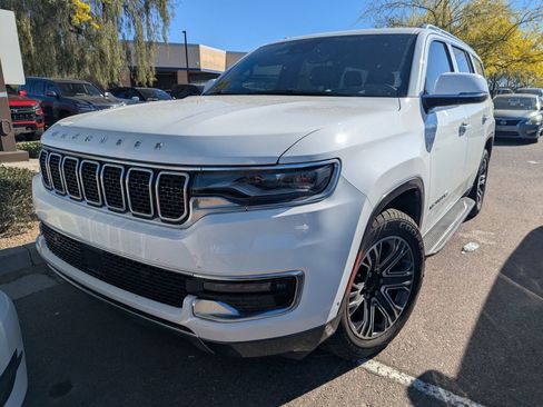 Used 2022 Jeep Wagoneer Series III w/ Flexible Seating Group image 1