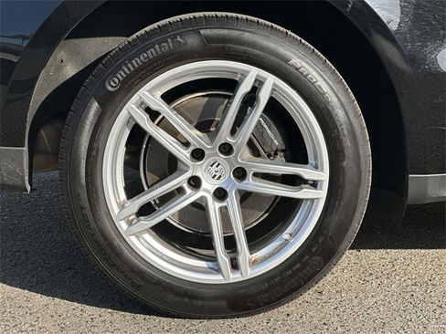 Used 2024 Porsche Macan image 33