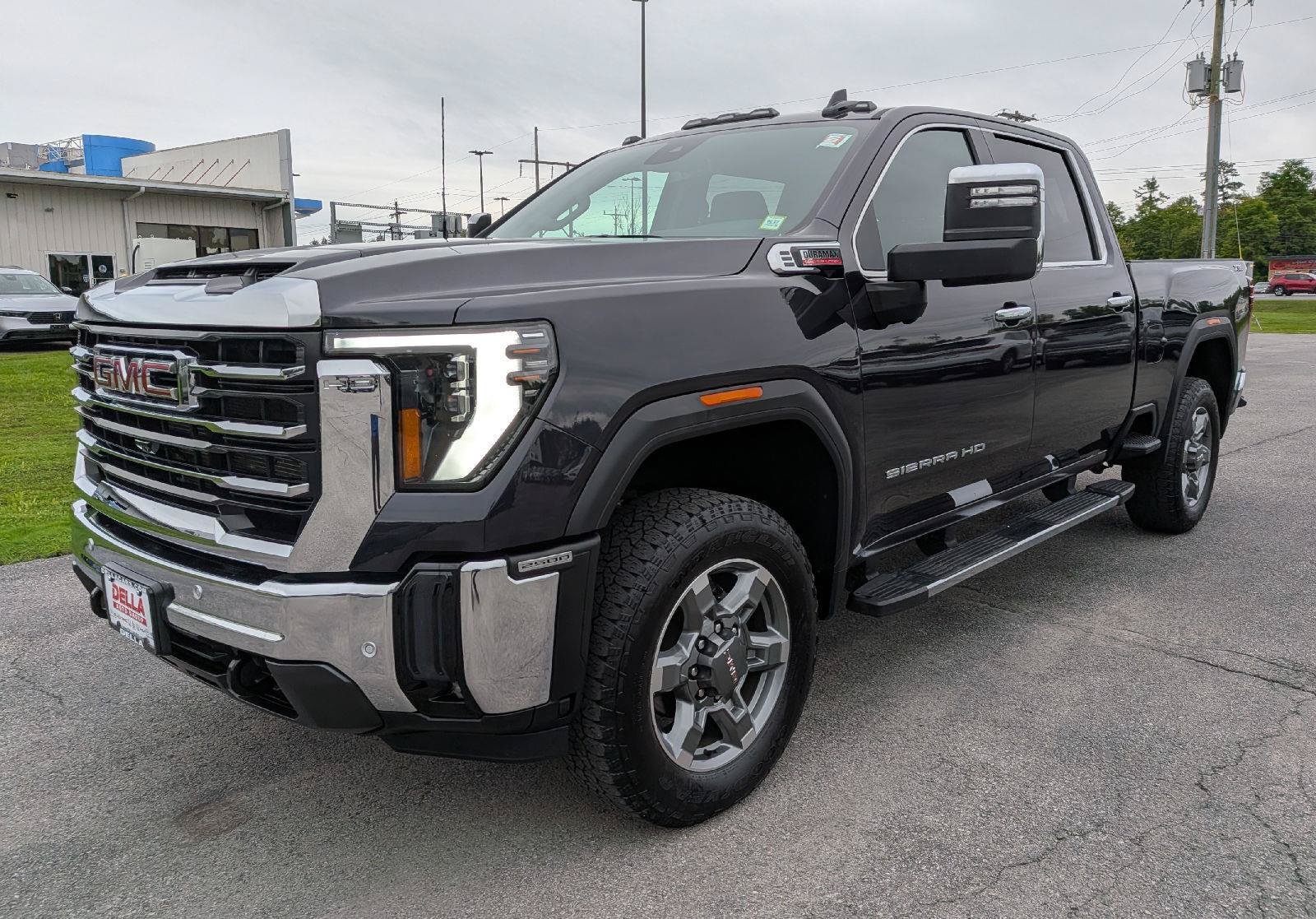 Used 2025 GMC Sierra 2500 SLT w/ SLT Premium Package AWD/4WD image 3