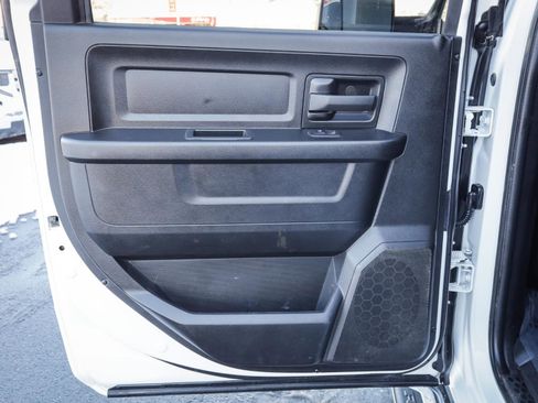 Used 2022 RAM 2500 Tradesman w/ Chrome Appearance Group image 32