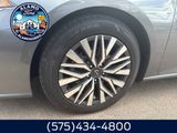Used 2023 Nissan Altima 2.5 SV image 2