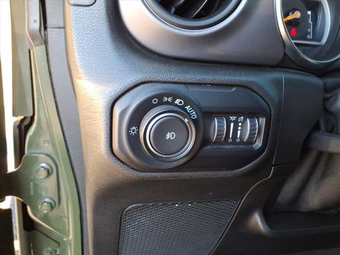 Used 2021 Jeep Wrangler Unlimited Sport image 18