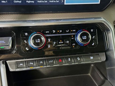 Used 2022 GMC Sierra 1500 Denali w/ Technology Package AWD/4WD image 16