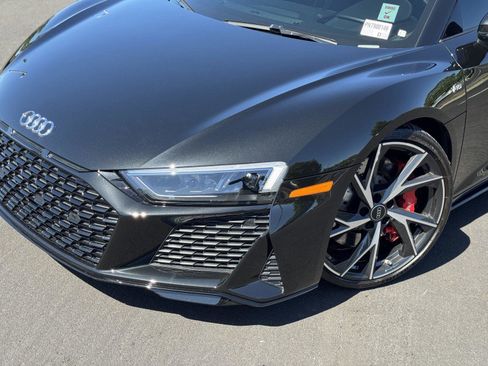 Used 2022 Audi R8 V10 w/ Premium Package RWD image 29