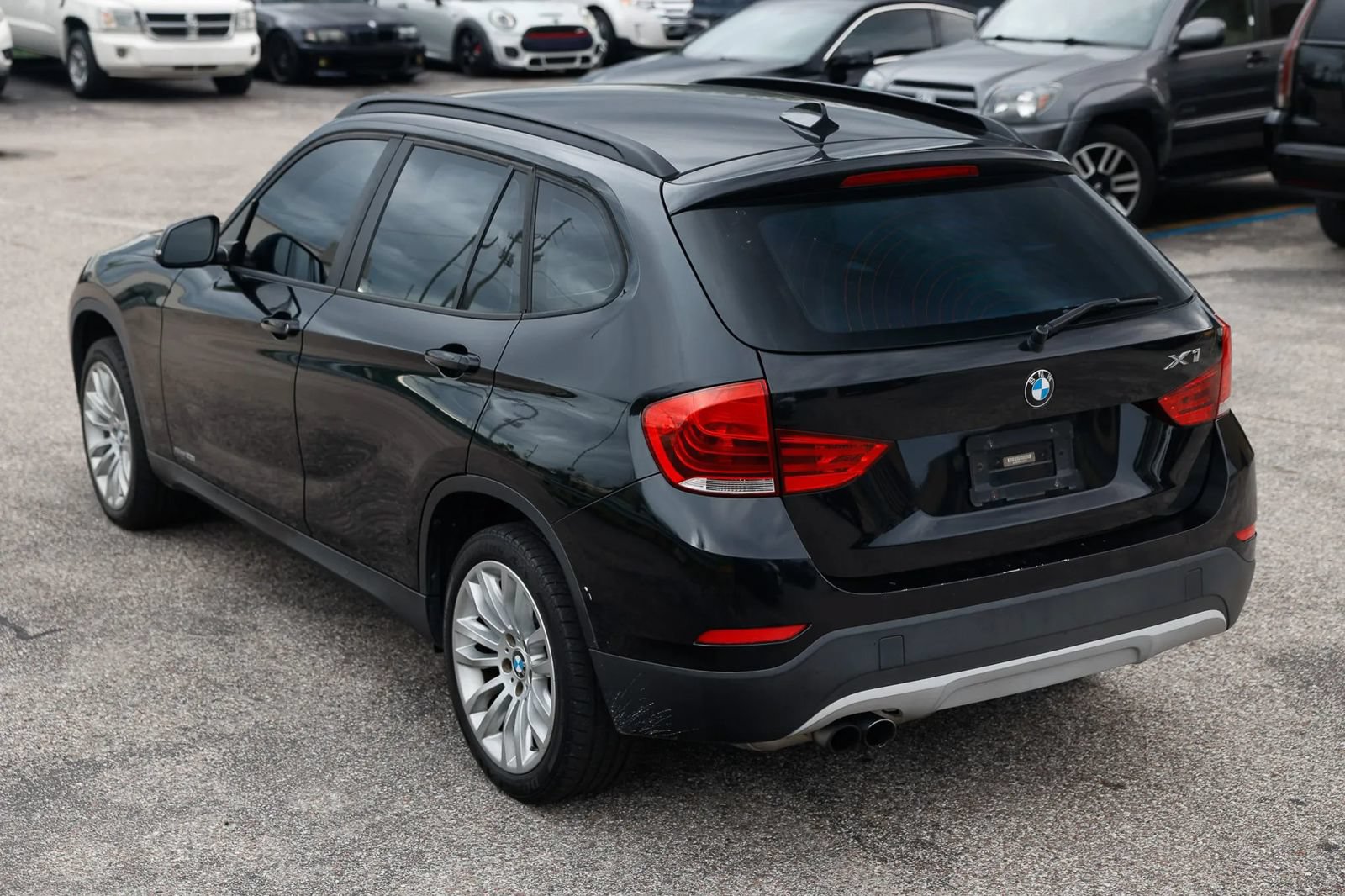 Used 2015 BMW X1 sDrive28i RWD image 3