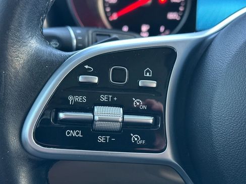 Used 2022 Mercedes-Benz GLC 300 image 18