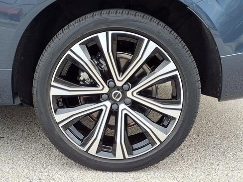 Certified 2023 Volvo XC60 T8 Ultimate w/ Climate Package AWD/4WD image 6