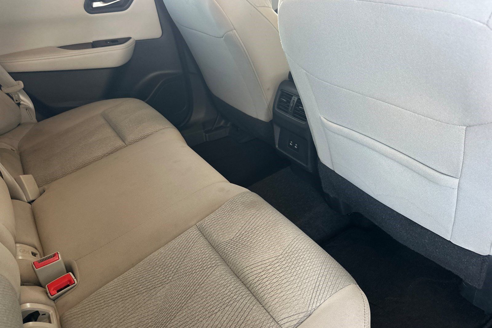 Used 2025 Nissan Rogue SV AWD/4WD image 33