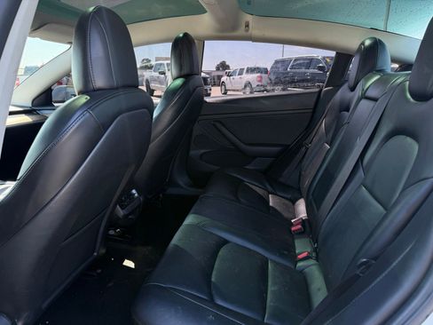 Used 2022 Tesla Model 3 RWD image 4