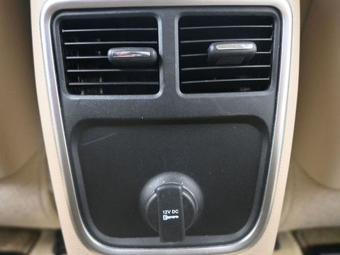 Used 2013 Chrysler 300 image 16