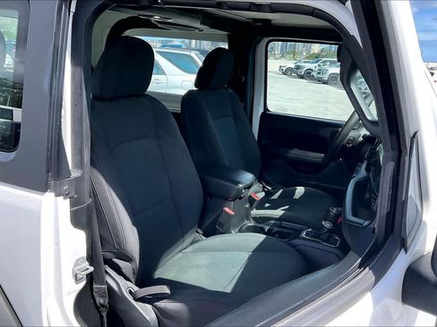 Used 2019 Jeep Wrangler Sport AWD/4WD image 13