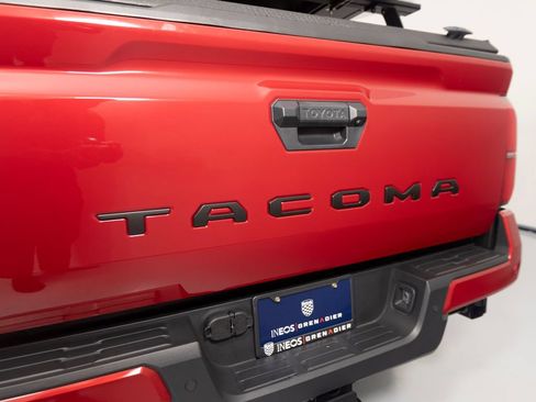Used 2024 Toyota Tacoma TRD Off-Road w/ TRD Off Road Upgrade Package AWD/4WD image 43