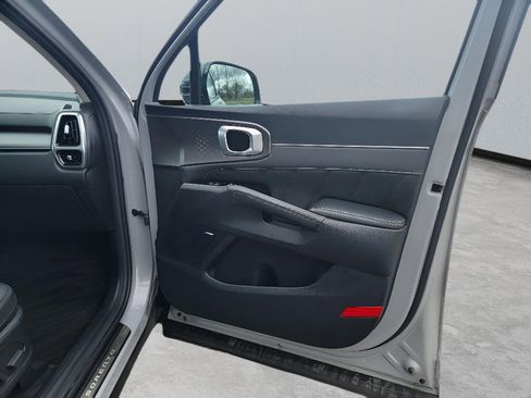 Used 2023 Kia Sorento SX image 36